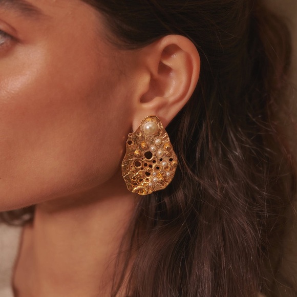 Anthropologie Pajarolimon Aretes Clan Earrings - Picture 6 of 11